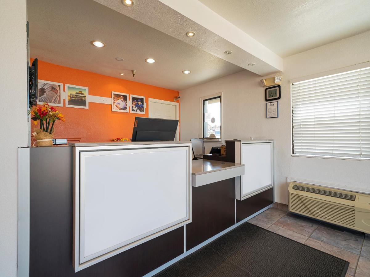 Americas Best Value Inn & Suites Humble Buitenkant foto